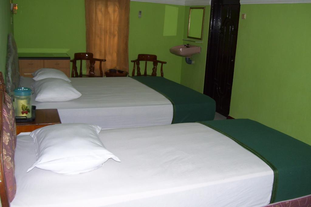 Hotel Bahagia Pangkalanbuun Esterno foto